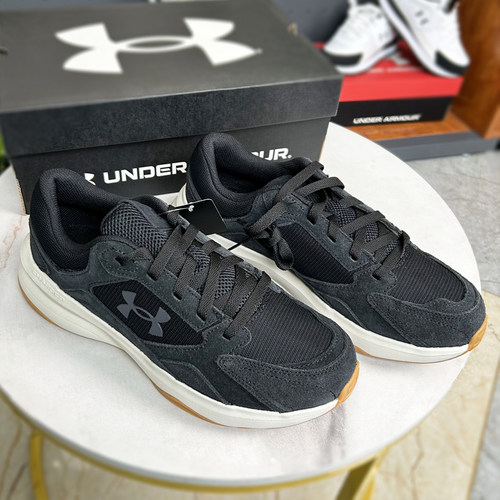 安德玛UA男士运动休闲鞋