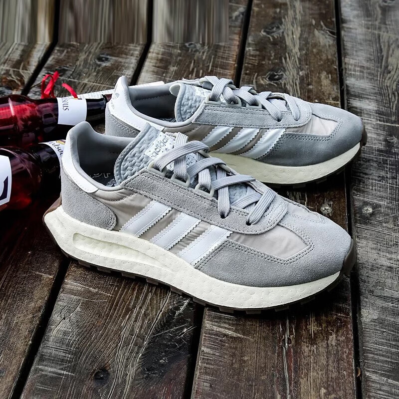 阿迪达斯男女同款运动休闲鞋