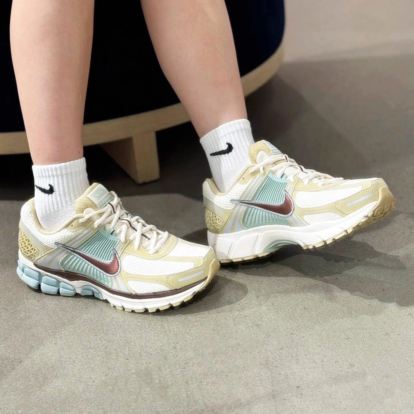 2025秋季新款耐克迈柔男子复古跑鞋风运动鞋NIKE VOMERO 5 IB2987