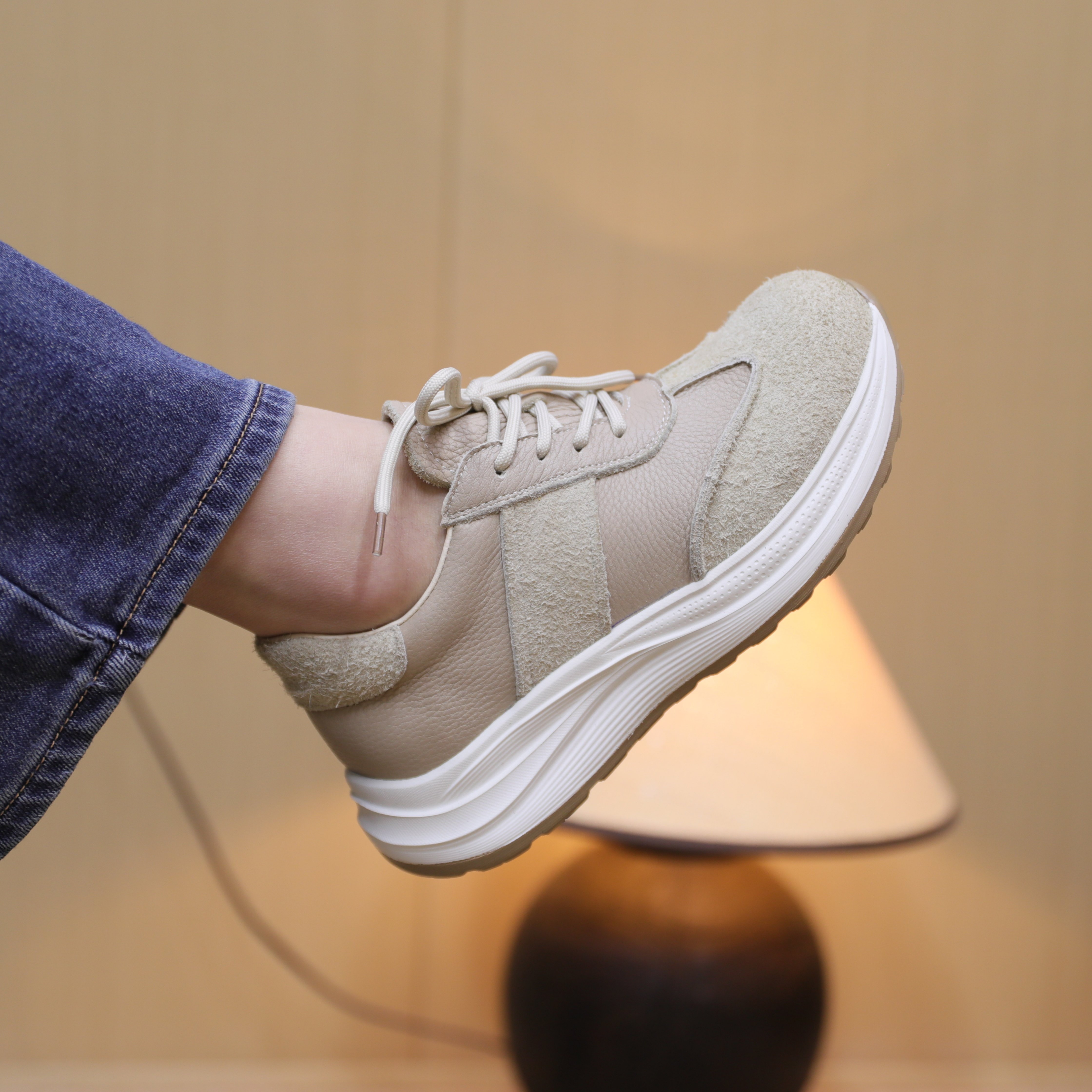 2026新款头层牛皮时尚百搭轻便运动鞋女款