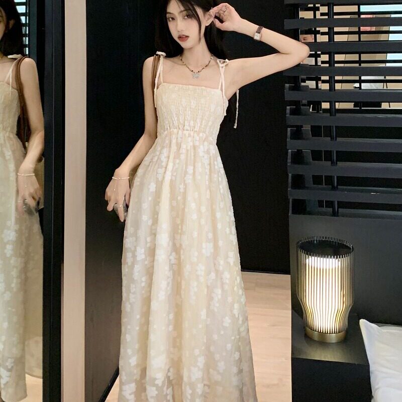 大码女装A子裙吊带绣花褶皱显瘦