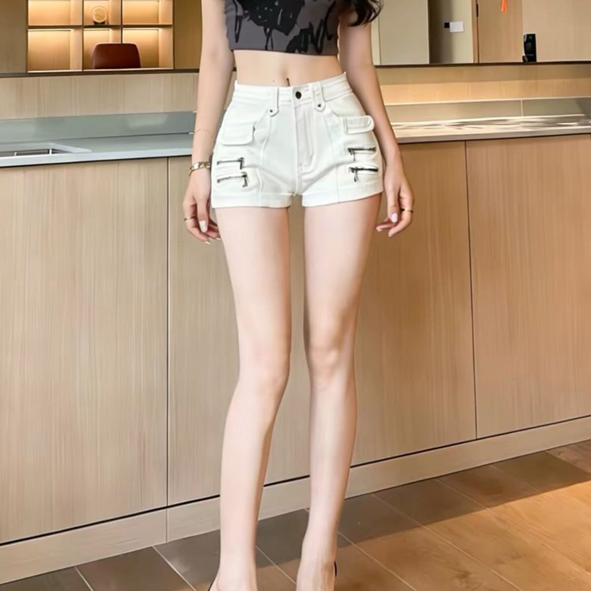 美式辣妹工装牛仔短裤女士2026夏季薄款设计感低腰紧身翘臀热裤子