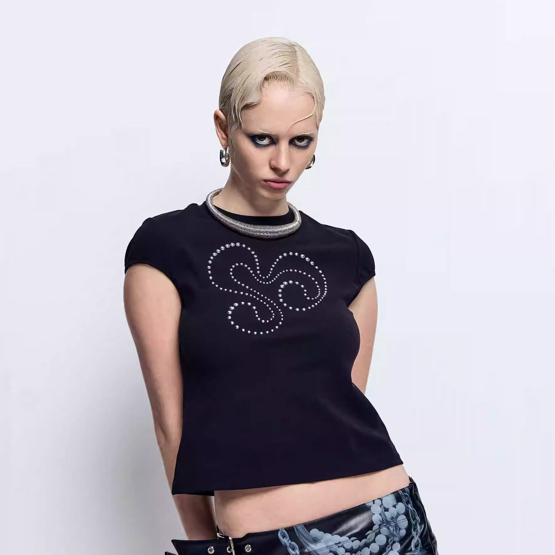 BYBèRAGS*HEART LOGO T-SHIRT 金属烫钻爱心弹力LOGO修身短袖t恤图片