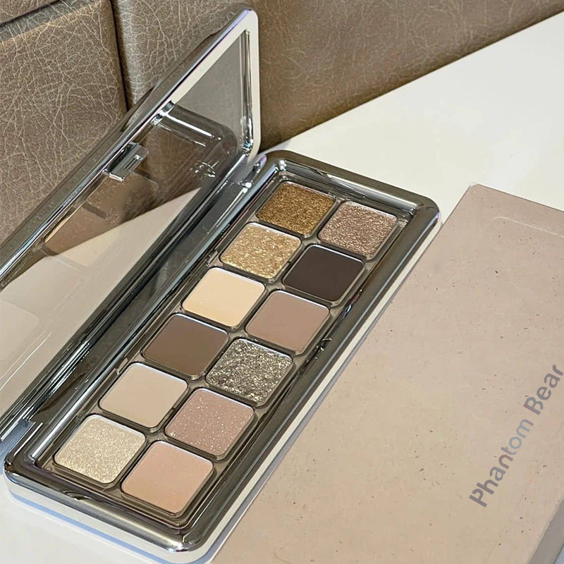 新款推荐美妆幻影小熊水泥盘12色眼影珠光爆闪哑光大地色眼影