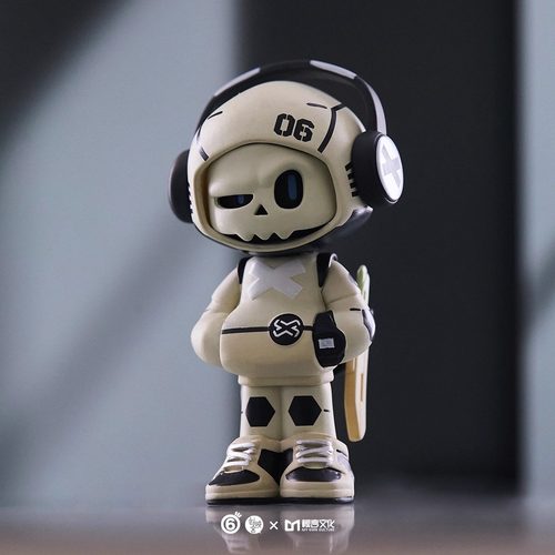 官方正版骨头先生MR.BONE-MINI温变吊卡系列白色变色卡通潮流玩具