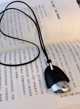 新款黑皮革金属吊坠韩国ins小众设计高潮流长款毛衣链项链