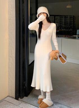 白色领针织毛衣连衣裙女秋冬季大衣内搭打底修身鱼尾长裙小个子