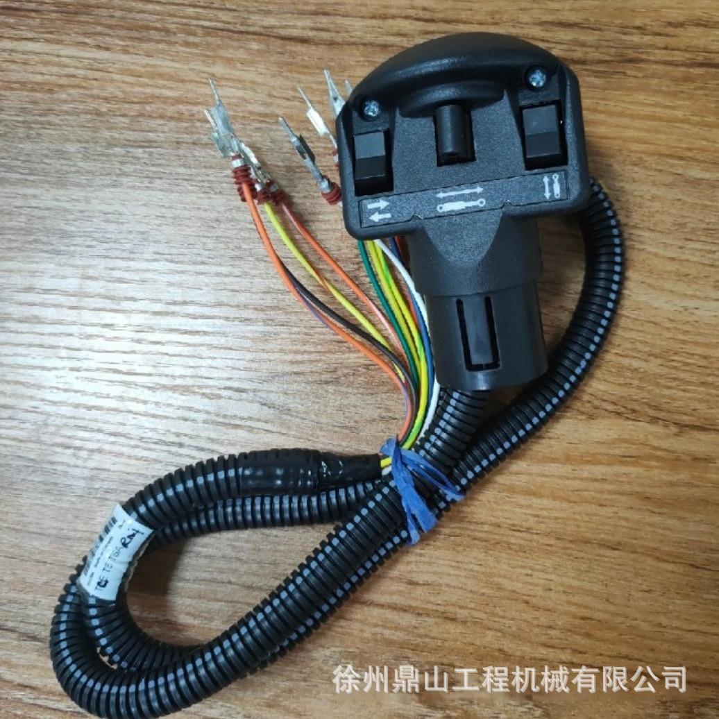 山猫S550S160滑移装载机扫地机