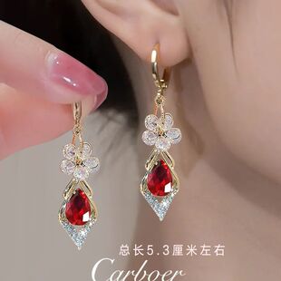 高级红色锆石花瓣耳环2025新款简约气质时尚超仙花朵耳坠菱形耳饰