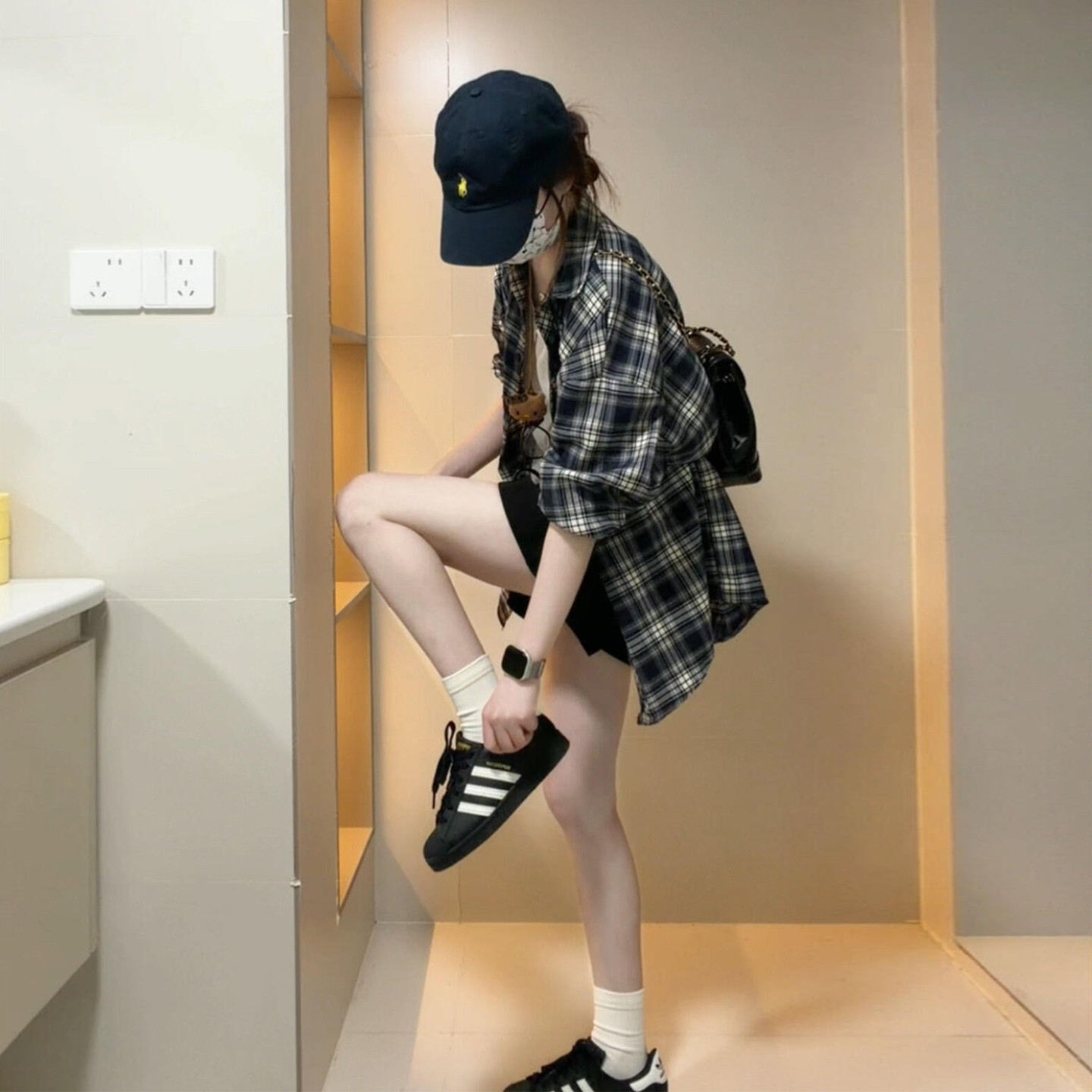 韩系格子百搭衬衫女2026年早春新款衬衣上衣独特漂亮巨好看设计感