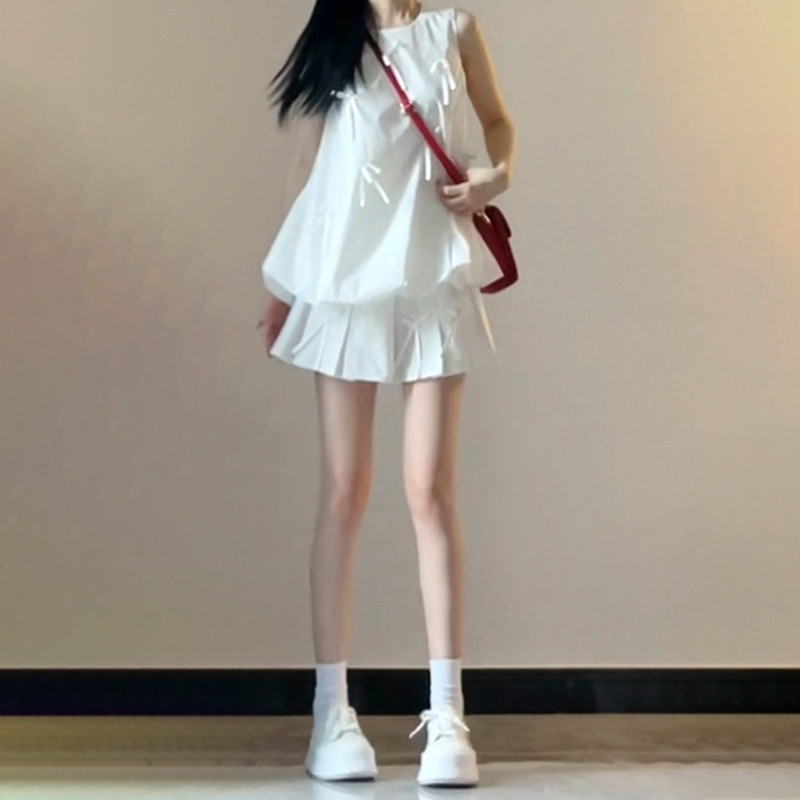 白色别致无袖上衣百褶半身裙子女设计感小众小个子夏季穿搭一整套