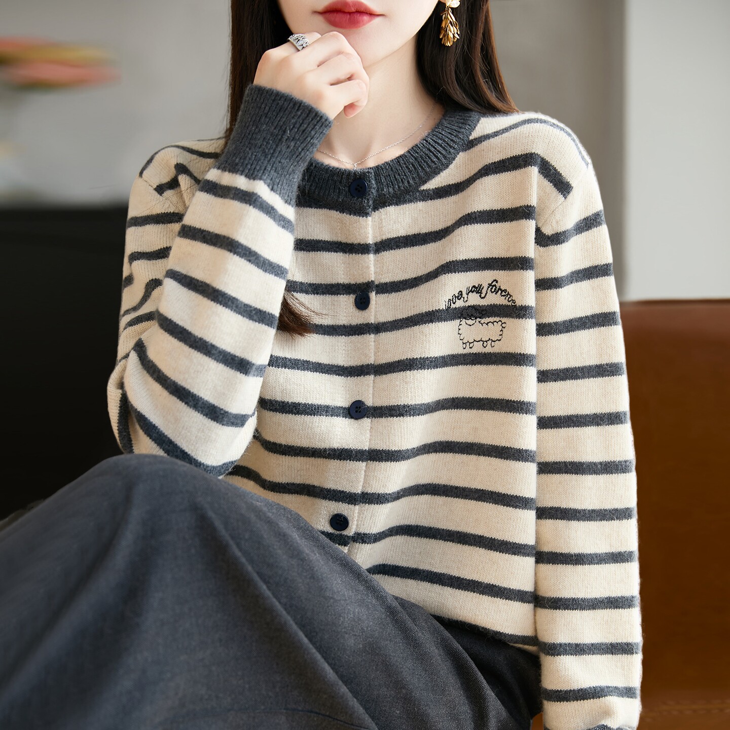时尚减龄条纹针织开衫外套女2025新款洋气大码女装上衣秋冬毛衣
