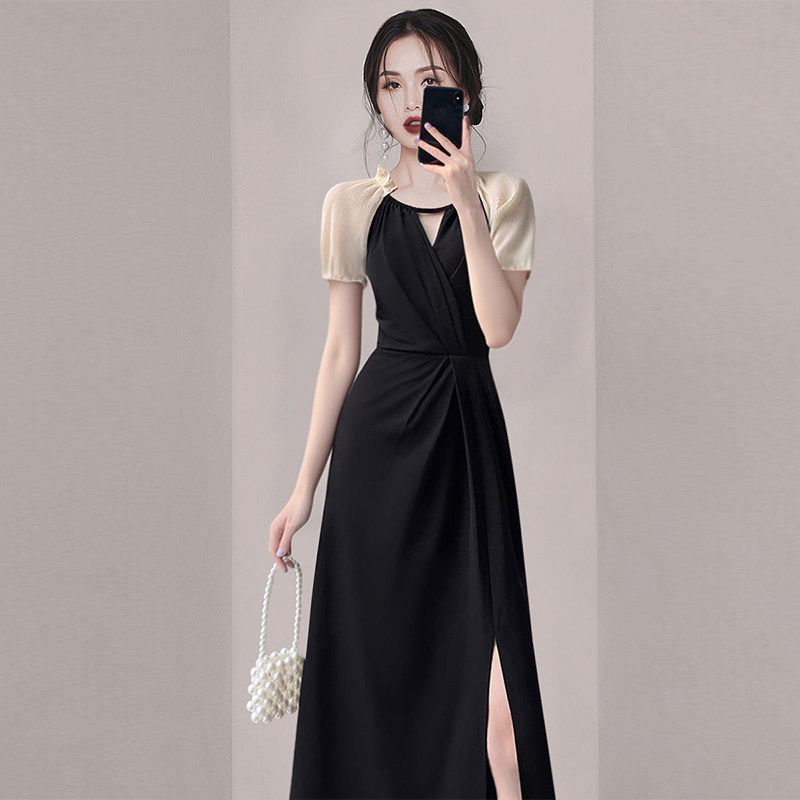 2026春季新款女装法式简约风高级感收腰显瘦黑色修身连衣裙D3560