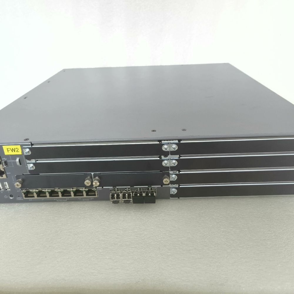 Juniper SRX550防火墙 6个千兆电口 4个sfp
