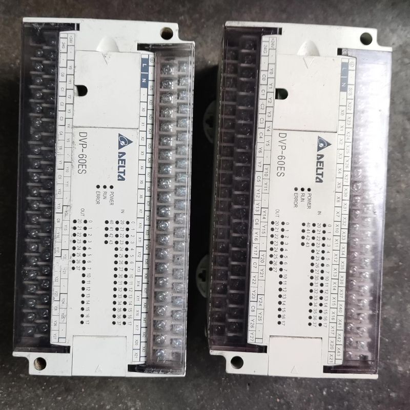 台达PLC DVP60ES00R2  两个 成色如图还可以图片