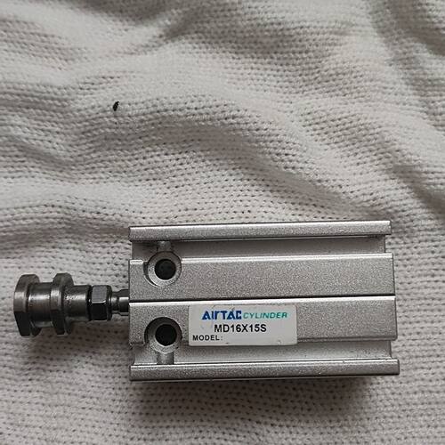 自由安装气缸MD16X15S有4个成色很好2