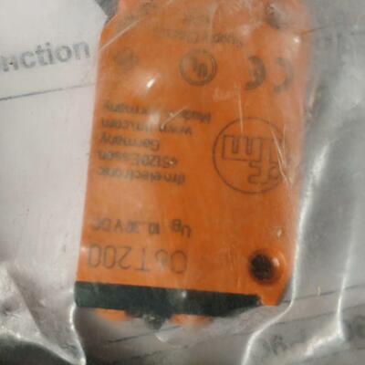 IFM易福门光电传感器 O6T200