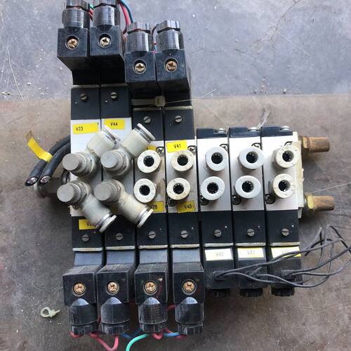 拆机电磁阀4V130E-06拆机成色如图整体出需要的