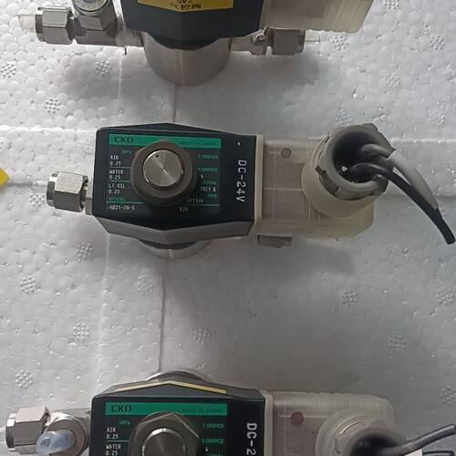CKD  AB31一2N一5   DC24V   电磁阀