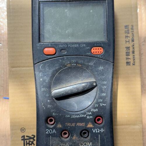 胜利VC890D数字万用表三位半精度数显式带TRUE