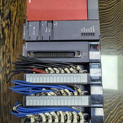 PLC一套 型号Q00UJCPU、QD75D2N、QX4