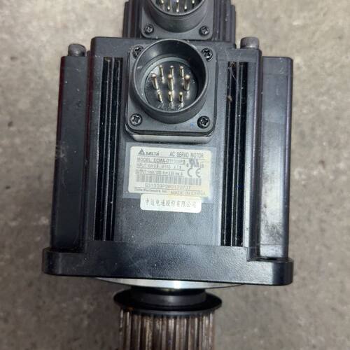 台达0.9KW 电机 成色还行 拆机件正常使用 有需要的联系