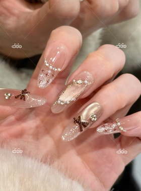 秋季新款显白香槟金蝴蝶猫眼美甲