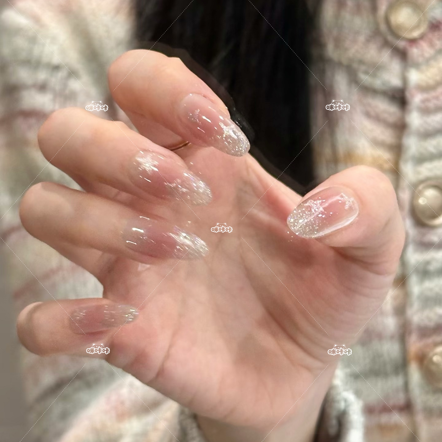 清透显白爆闪星星碎钻猫眼美甲