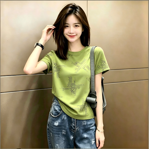 橄榄绿满印T恤女夏季正肩短袖