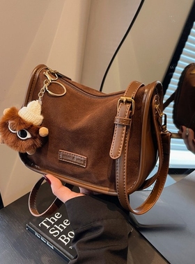 UK小包女百搭2025新款时尚复古麂皮绒斜挎包女士上班小方包手提包