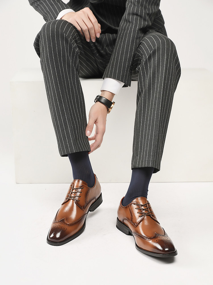 ENGLISH CARVED BROGUE LEATHER SHOES MENS POINTED TOE LACE-UP LEATHER BUSINESS DRESS SHOES BROWN WEDDING DERBY SHOES YOUTH