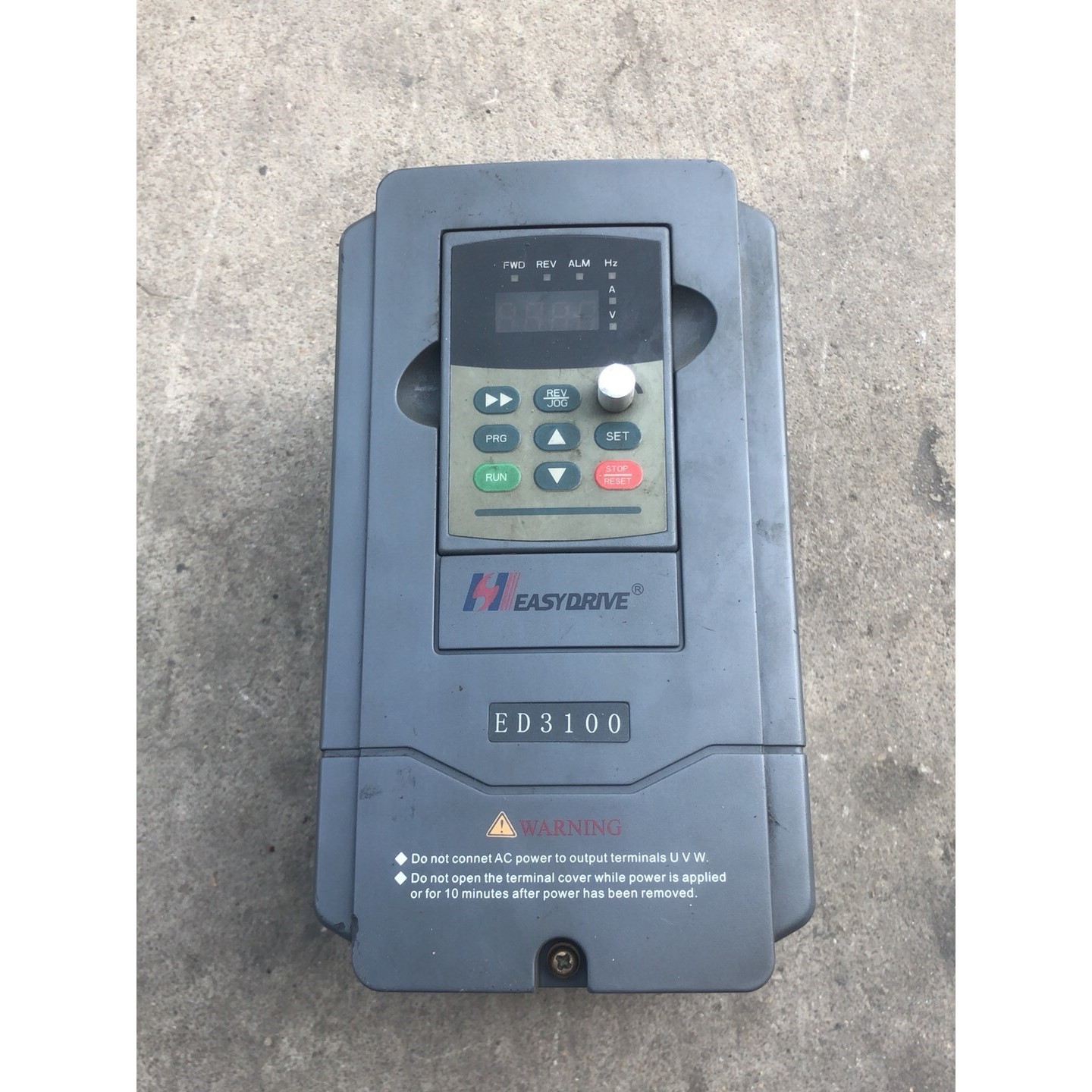 2.2千瓦易驱变频器,ED3100-4T002M11,380议价产品