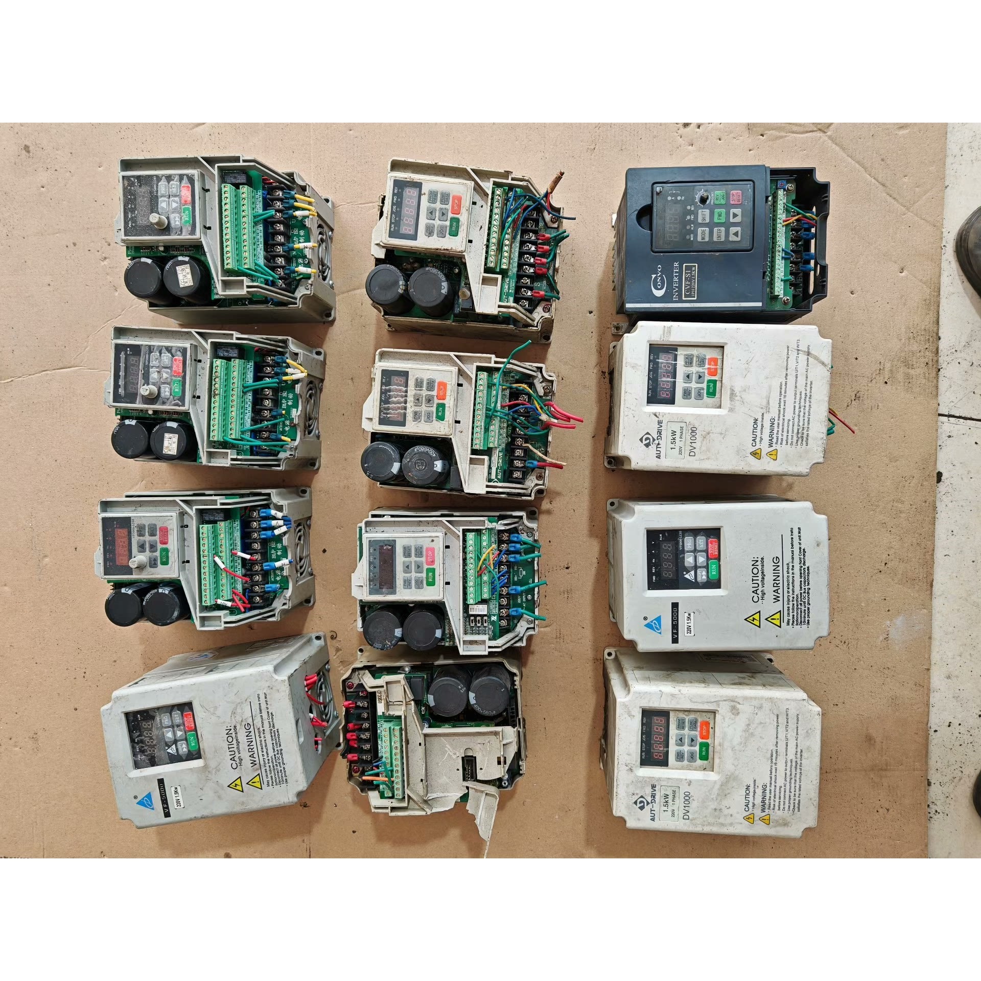 德莱尔变频器 DVA-2S0015G  1.5KW 220V议价产品