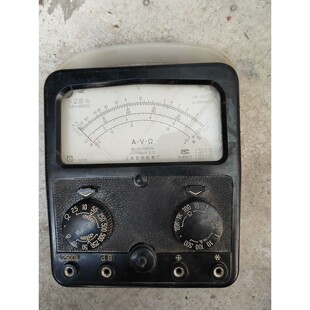 老上海500型指针万用表,表头清晰,指针灵敏.外观有正常使用议价产