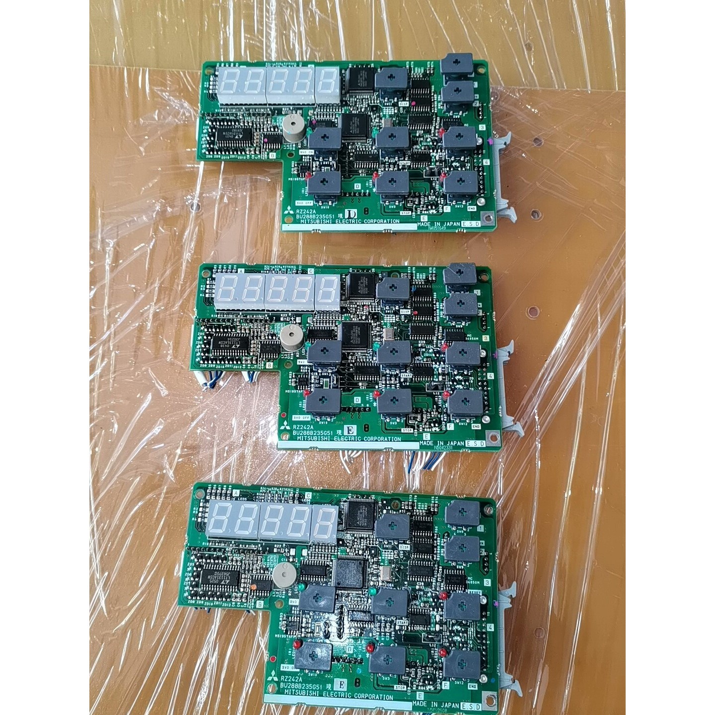 拆机原装机器人CR2B-574显示面板BU288B235议价产品