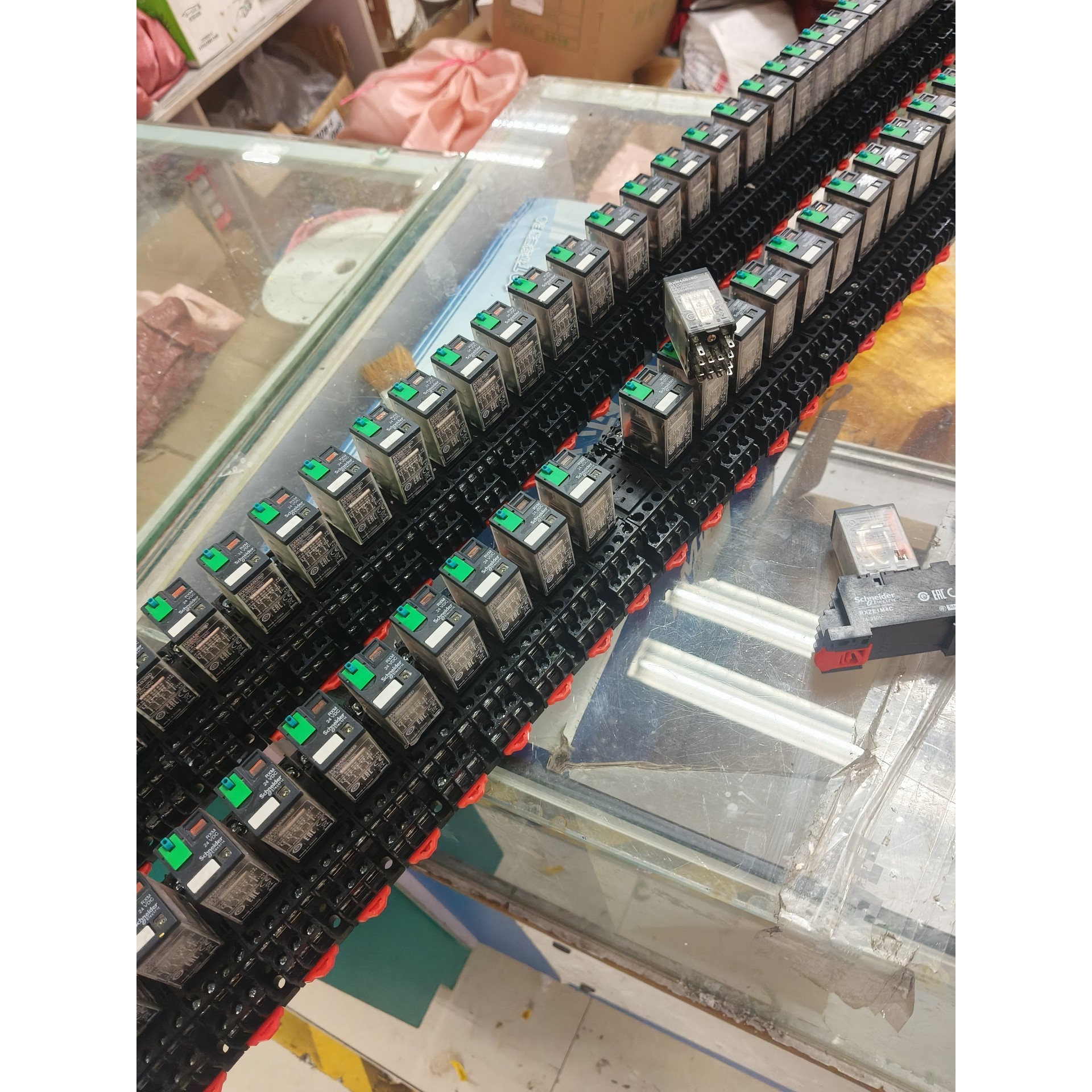 RXM4AB2BD+底座RXZE1M4C有100套,一套9元议价产品