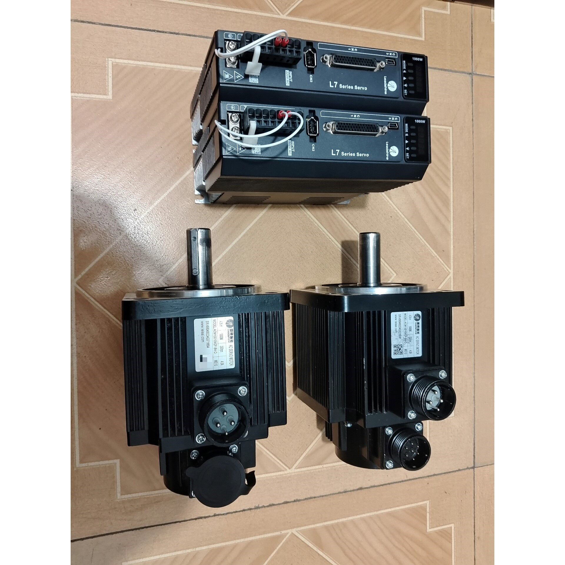 1kw雷赛伺服电机L7-1000，电机ACM13010M2F