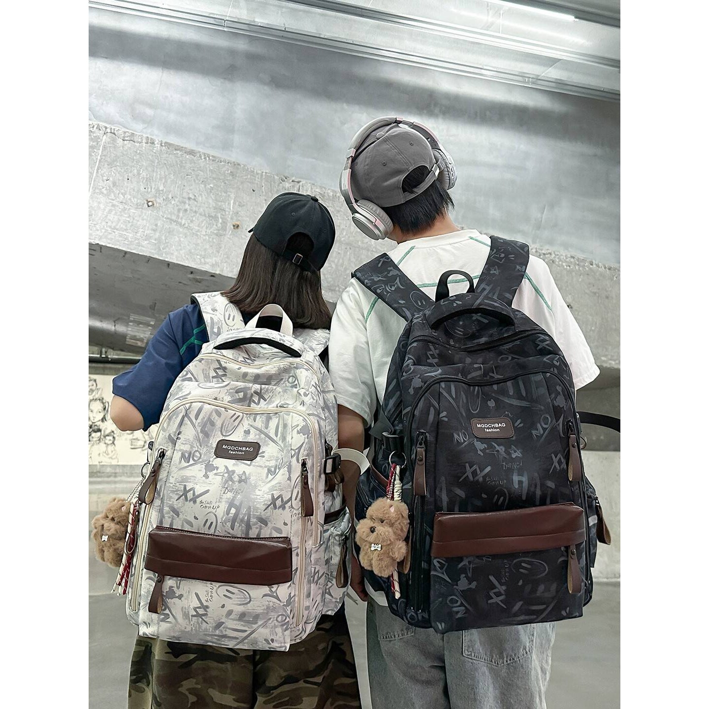 品牌新款潮酷少年感字母涂鸦设计双肩包初高中学生情侣款学习旅行