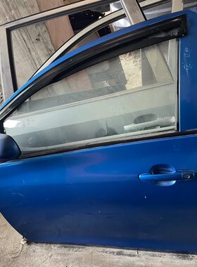 议价威驰左前门总成，拆车件，蓝色，门板完整无修复，玻璃升
