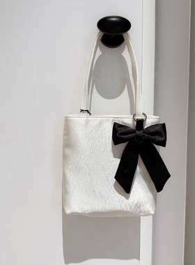 蝴蝶结少女芭蕾风缎面手提腋下手机小方包百搭迷你hai丝绸真丝包