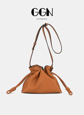 GGN新款真皮女包时尚小众抽绳福袋包通勤单肩斜挎水桶包牛皮包包