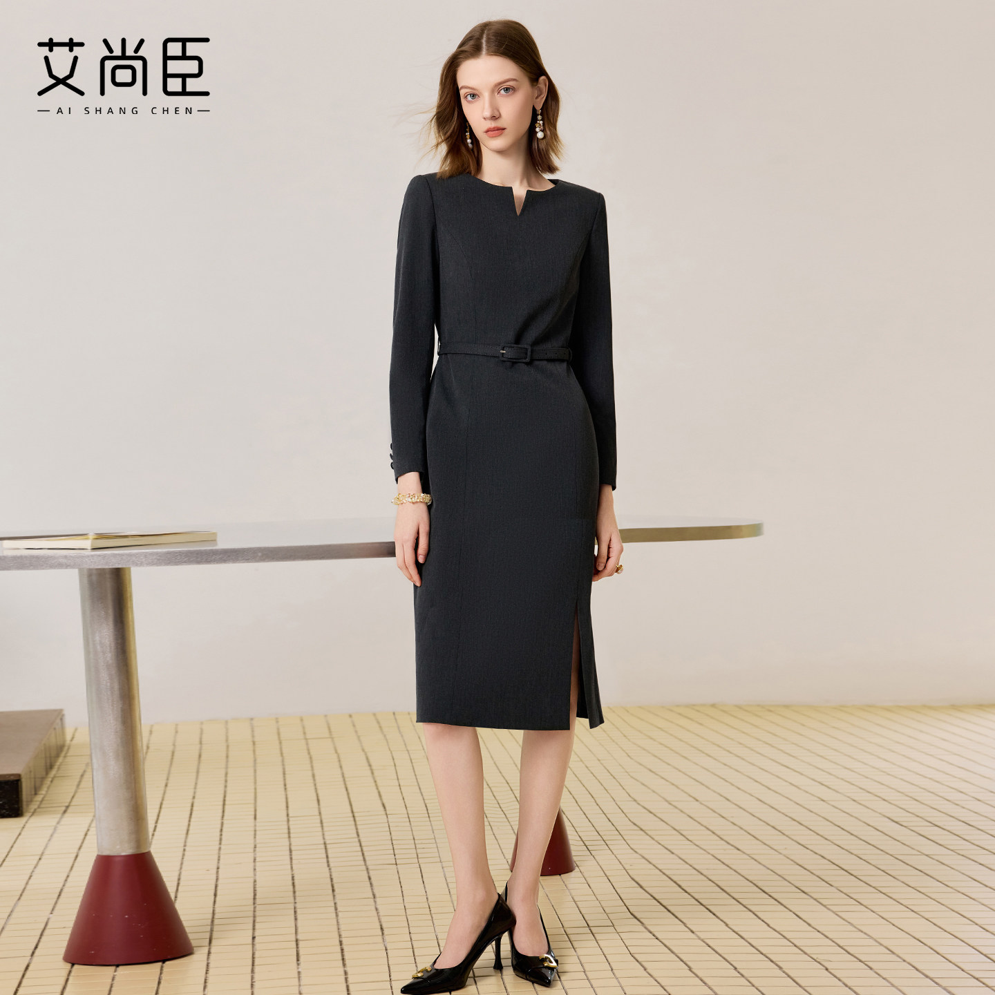 艾尚臣深灰色气质连衣裙女高级感早秋收腰职业套裙气质女神范正装