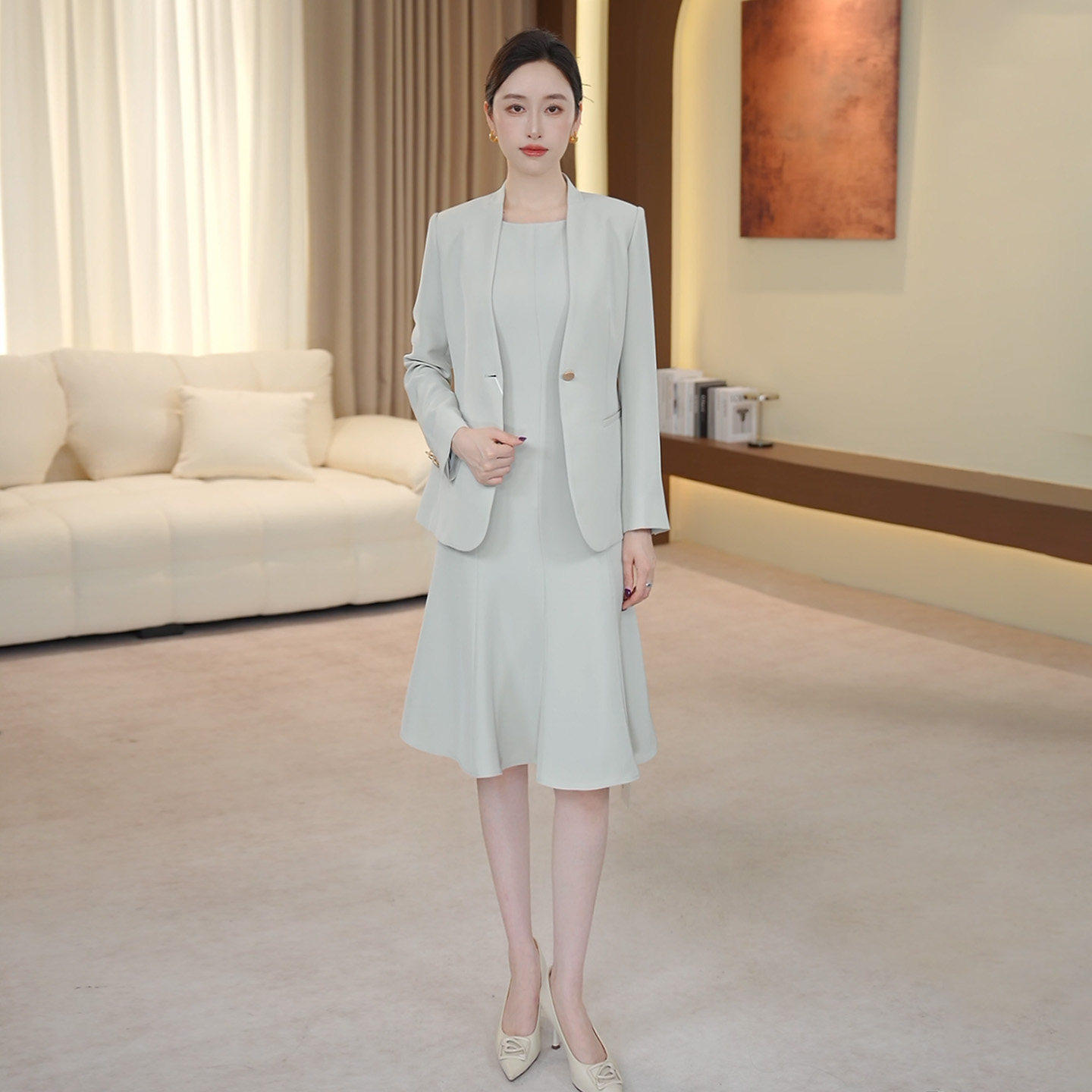 钟老板芦灰绿一粒扣西装套装女2026春季新款西服无袖连衣裙两件套