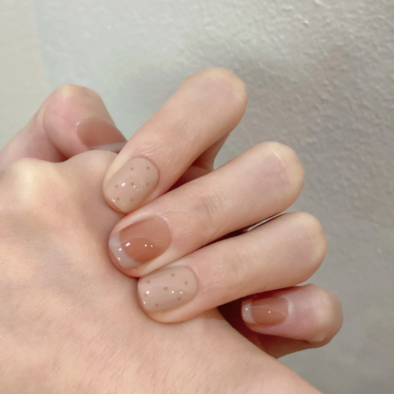 秋冬美甲温柔显白法式穿戴甲短款