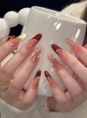 酒红蝴蝶穿戴甲2026新款红色新年中长款美甲爆闪显白高级感指甲贴