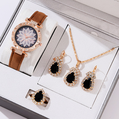 Luxury Bracelet Quartz Watches For Women Watch Ladies Sports