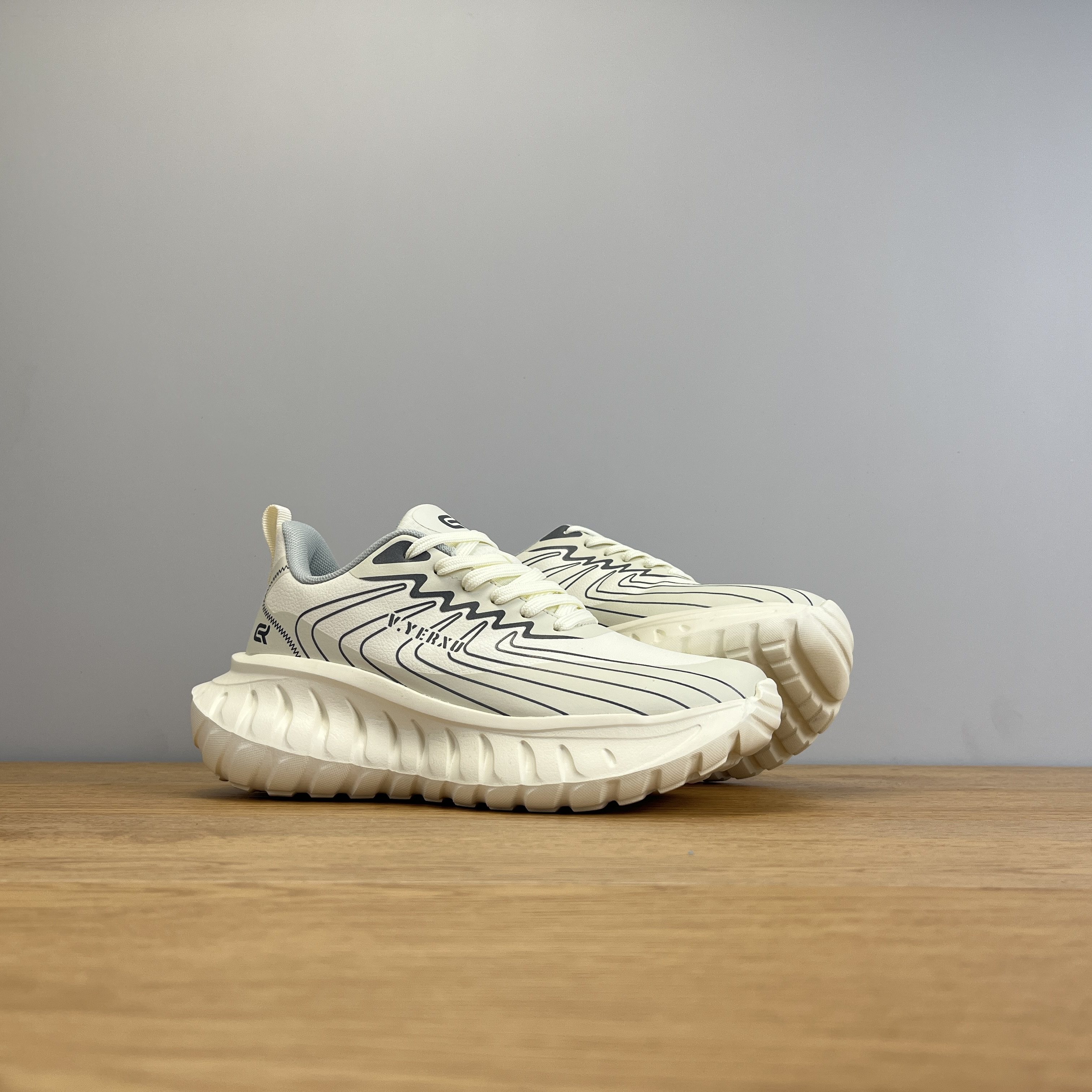 稀缺 好货 出口欧美单外贸皮面运动鞋男秋冬户外防泼水越野跑鞋女,流行男鞋,时尚休闲鞋,淘宝优惠券,粉丝福利购,淘宝优惠卷