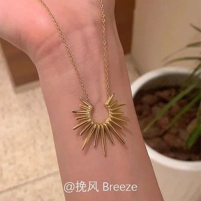 「熠熠生辉」复古金色太阳花吊坠项链冷淡风秋冬精致高级感锁骨链