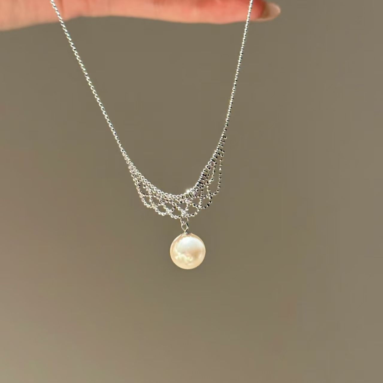 法式蕾丝吊坠仿珍珠项链气质温柔时尚锁骨2025新款小众设计感项链