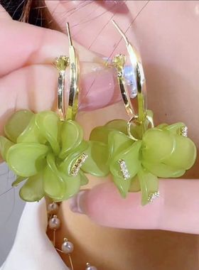 超仙绿色花朵耳圈轻奢高级感2025夏季新款耳饰立体花两戴法式耳环